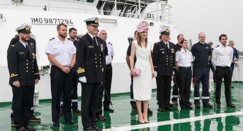 Princess Elisabeth with the crew of the RV Belgica.