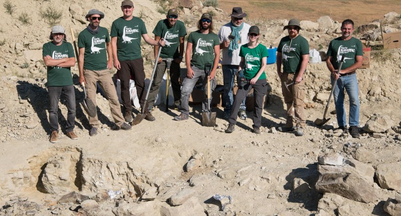 The excavation team of 2022: Thierry Hubin, Stijn Pardon, Reinout Verbeke, Karim Ben Larbi, Mathys Rotonda, Pascal Godefroit, Aurore Mathys, Filippo Bertozzo and Xavier Valentin.